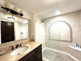 2BD Beach Front Luxury in Cabo