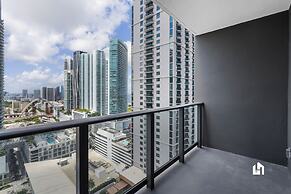 Stylish Apartments with Partial Ocean Views in Downtown