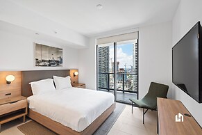 Stylish Apartments with Partial Ocean Views in Downtown