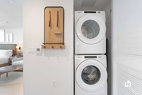 Stylish Apartments with Partial Ocean Views in Downtown