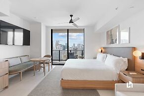 Stylish Apartments with Partial Ocean Views in Downtown