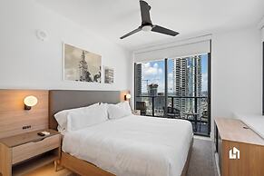 Stylish Apartments with Partial Ocean Views in Downtown