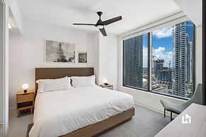 Stylish Apartments with Partial Ocean Views in Downtown