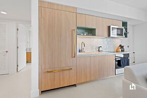 Stylish Apartments with Partial Ocean Views in Downtown