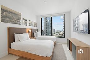 Stylish Apartments with Partial Ocean Views in Downtown