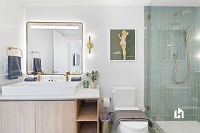 Stylish Apartments with Partial Ocean Views in Downtown