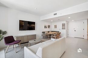 Stylish Apartments with Partial Ocean Views in Downtown