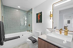 Stylish Apartments with Partial Ocean Views in Downtown