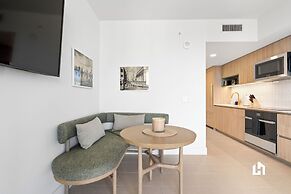 Stylish Apartments with Partial Ocean Views in Downtown