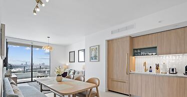 Stylish Apartments with Partial Ocean Views in Downtown