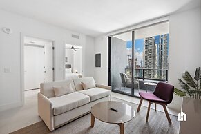 Stylish Apartments with Partial Ocean Views in Downtown