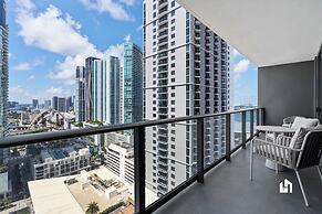 Stylish Apartments with Partial Ocean Views in Downtown