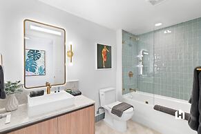 Stylish Apartments with Partial Ocean Views in Downtown