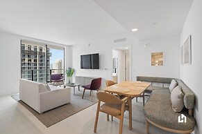 Stylish Apartments with Partial Ocean Views in Downtown