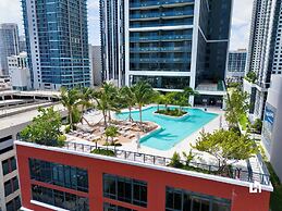 Stylish Apartments with Partial Ocean Views in Downtown