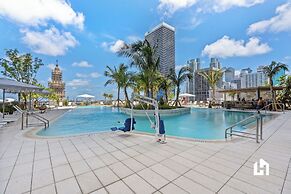 Stylish Apartments with Partial Ocean Views in Downtown