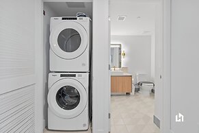 Stylish Apartments with Partial Ocean Views in Downtown