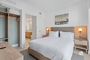 Stylish Apartments with Partial Ocean Views in Downtown