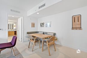 Stylish Apartments with Partial Ocean Views in Downtown