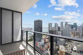 Stylish Apartments with Partial Ocean Views in Downtown