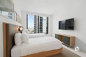 Stylish Apartments with Partial Ocean Views in Downtown