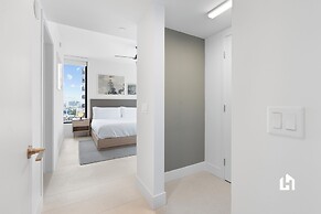 Stylish Apartments with Partial Ocean Views in Downtown