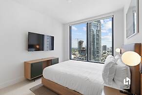 Stylish Apartments with Partial Ocean Views in Downtown