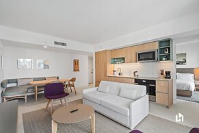Stylish Apartments with Partial Ocean Views in Downtown
