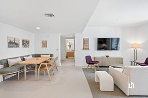 Stylish Apartments with Partial Ocean Views in Downtown