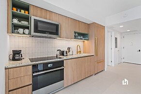 Stylish Apartments with Partial Ocean Views in Downtown