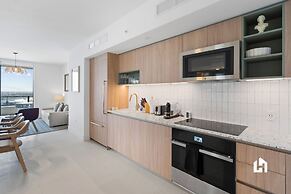 Stylish Apartments with Partial Ocean Views in Downtown