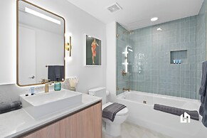 Stylish Apartments with Partial Ocean Views in Downtown