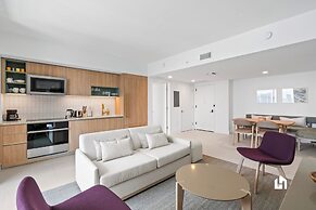 Stylish Apartments with Partial Ocean Views in Downtown