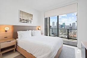 Stylish Apartments with Partial Ocean Views in Downtown