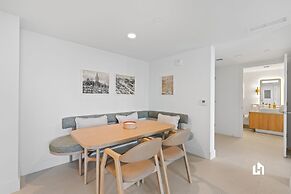 Stylish Apartments with Partial Ocean Views in Downtown