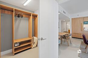 Stylish Apartments with Partial Ocean Views in Downtown