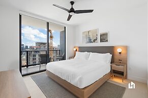 Stylish Apartments with Partial Ocean Views in Downtown