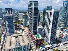 Stylish Apartments with Partial Ocean Views in Downtown