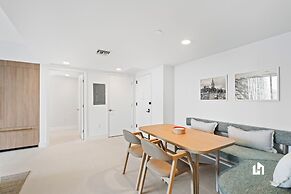 Stylish Apartments with Partial Ocean Views in Downtown