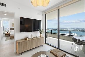 Stylish Apartments with Partial Ocean Views in Downtown