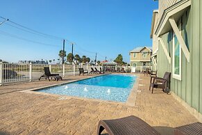 Villa La Isla Family Condo With Pool Near Corpus Christi s Best Beache