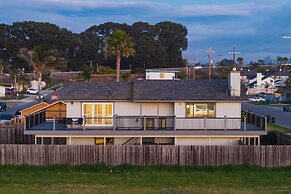 Mendel Manor by Avantstay Walk to Beach! Large Deck + Patio