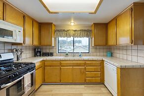 Mendel Manor by Avantstay Walk to Beach Large Deck Patio