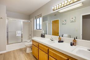 Mendel Manor by Avantstay Walk to Beach Large Deck Patio