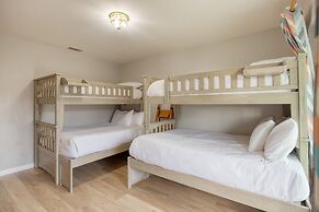 Mendel Manor by Avantstay Walk to Beach Large Deck Patio