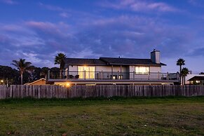 Mendel Manor by Avantstay Walk to Beach Large Deck Patio