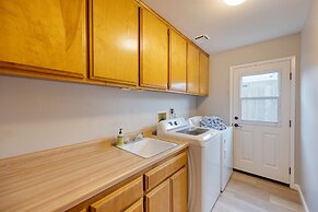 Mendel Manor by Avantstay Walk to Beach Large Deck Patio