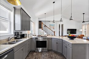 Tidal Wave by Avantstay Priv Pool Walk to Beach