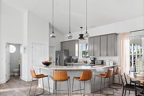 Tidal Wave by Avantstay Priv Pool Walk to Beach