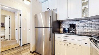 Modern Cabin for 6, Near Slopes + Canyon Lodge!